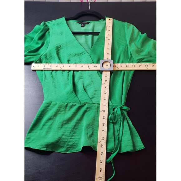Banana Republic Womens Blouse Top M Kelly Green Satin Wrap Tie Waist Classy - Picture 8 of 10